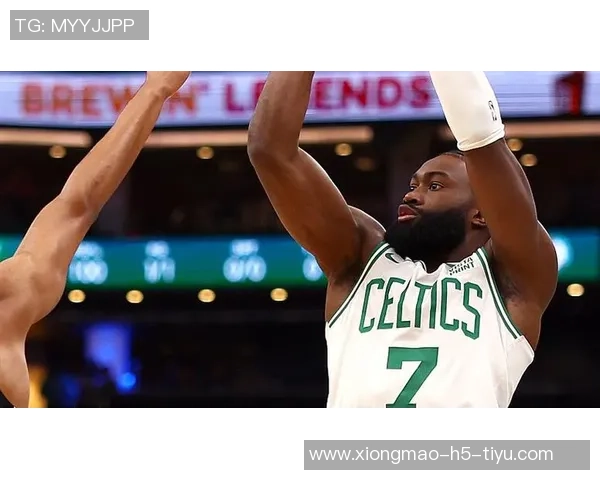 杰伦布朗直言AI泛滥发际线粉蹭对手引发热议